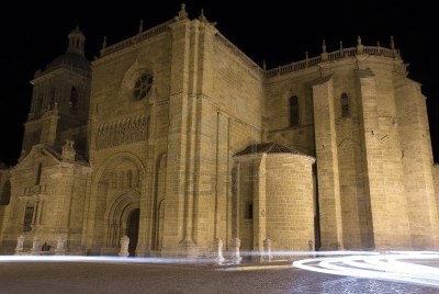 13193477-iglesia-de-santa-maria-es-una-catedral-gotica-situada-en-ciudad-rodrigo-en-la-provincia-de-salamanca