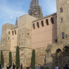 MURALLA ROMANA EN LA CIUDAD CONDAL