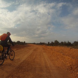 Camino del El Cid en una bicicleta por ocho provincias españoles